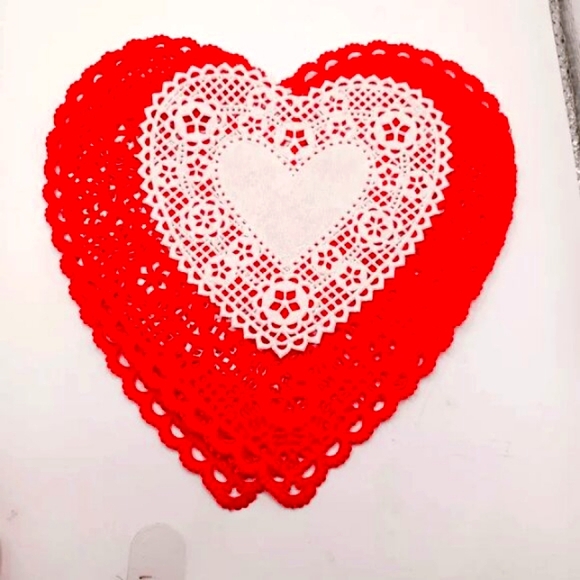 Red + White Lace 6 inch Heart Paper Doilies Royal Lace -30 Count Made In USA - Picture 5 of 9